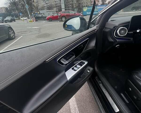 Чорний Мерседес EQE, об'ємом двигуна 0 л та пробігом 288 тис. км за 27450 $, фото 6 на Automoto.ua