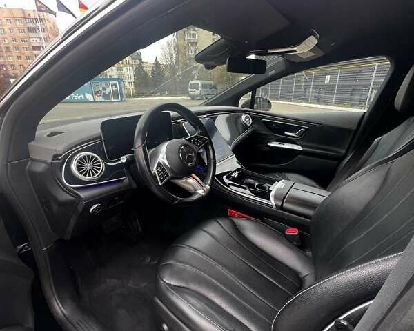 Чорний Мерседес EQE, об'ємом двигуна 0 л та пробігом 288 тис. км за 27450 $, фото 5 на Automoto.ua