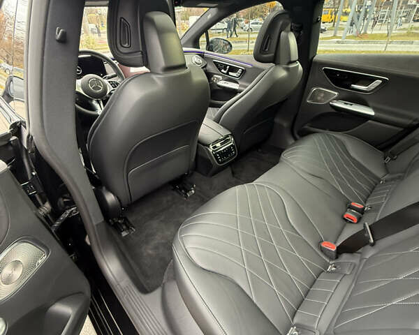 Чорний Мерседес EQE, об'ємом двигуна 0 л та пробігом 4 тис. км за 46000 $, фото 5 на Automoto.ua