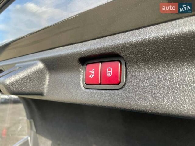 Черный Мерседес EQE, объемом двигателя 0 л и пробегом 7 тыс. км за 47990 $, фото 18 на Automoto.ua