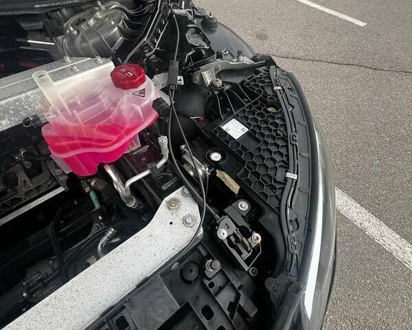 Чорний Мерседес EQE, об'ємом двигуна 0 л та пробігом 288 тис. км за 27450 $, фото 15 на Automoto.ua