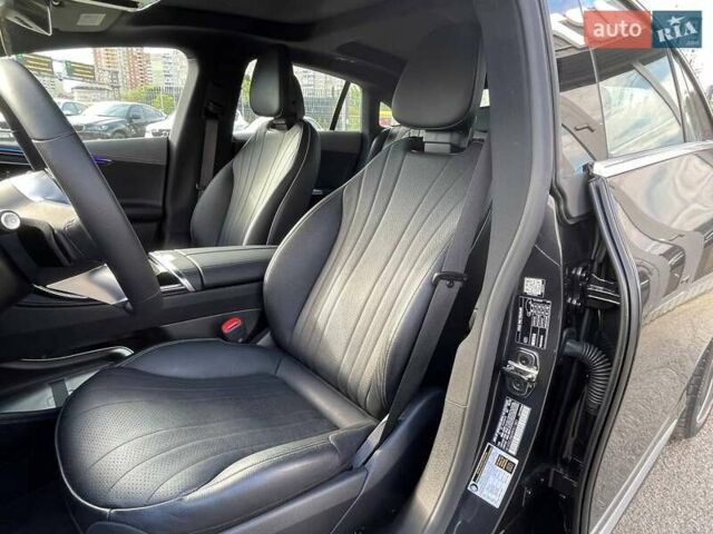 Черный Мерседес EQE, объемом двигателя 0 л и пробегом 7 тыс. км за 47990 $, фото 26 на Automoto.ua