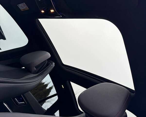 Черный Мерседес EQE, объемом двигателя 0 л и пробегом 55 тыс. км за 53130 $, фото 7 на Automoto.ua