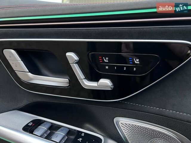 Черный Мерседес EQE, объемом двигателя 0 л и пробегом 95 тыс. км за 55000 $, фото 40 на Automoto.ua