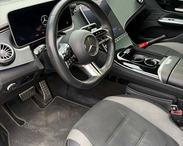 Черный Мерседес EQE, объемом двигателя 0 л и пробегом 55 тыс. км за 53130 $, фото 5 на Automoto.ua