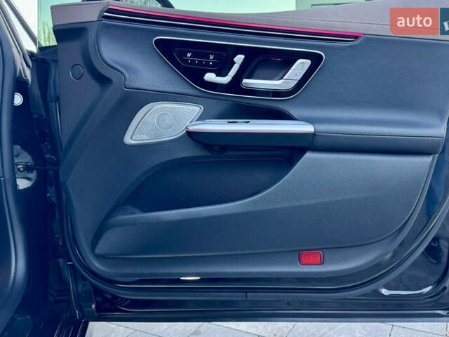 Черный Мерседес EQE, объемом двигателя 0 л и пробегом 14 тыс. км за 56800 $, фото 56 на Automoto.ua