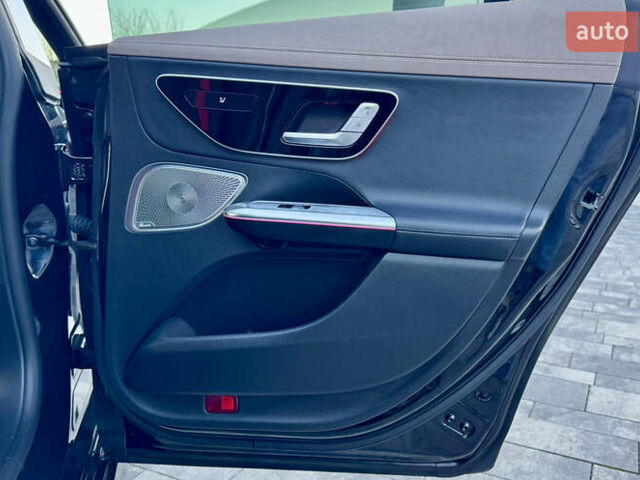 Черный Мерседес EQE, объемом двигателя 0 л и пробегом 14 тыс. км за 56800 $, фото 92 на Automoto.ua