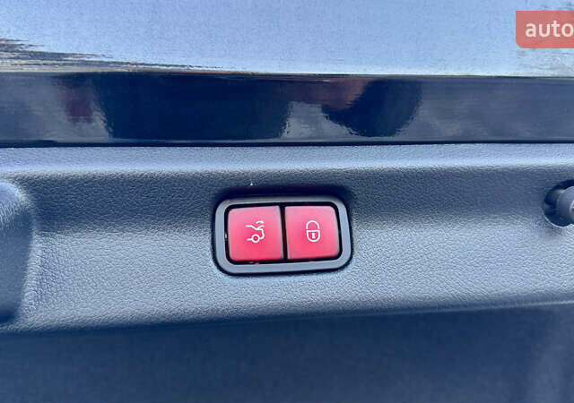 Черный Мерседес EQE, объемом двигателя 0 л и пробегом 14 тыс. км за 56800 $, фото 95 на Automoto.ua