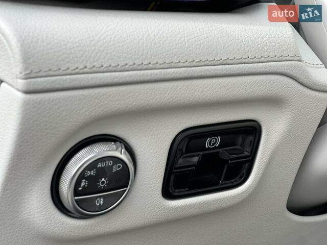 Сірий Мерседес EQE, об'ємом двигуна 0 л та пробігом 50 тис. км за 68000 $, фото 12 на Automoto.ua