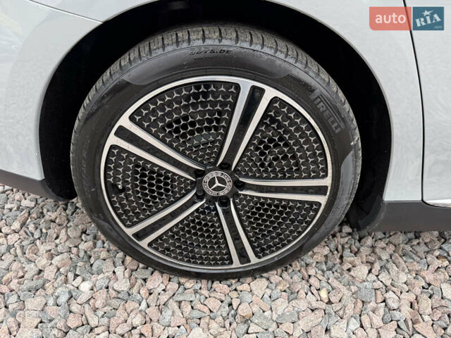 Сірий Мерседес EQE, об'ємом двигуна 0 л та пробігом 24 тис. км за 48500 $, фото 67 на Automoto.ua