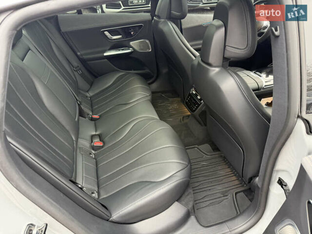 Сірий Мерседес EQE, об'ємом двигуна 0 л та пробігом 24 тис. км за 48500 $, фото 50 на Automoto.ua