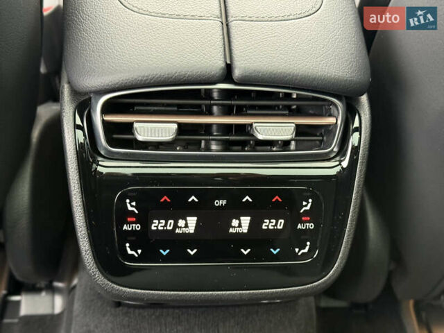Сірий Мерседес EQE, об'ємом двигуна 0 л та пробігом 24 тис. км за 48500 $, фото 58 на Automoto.ua