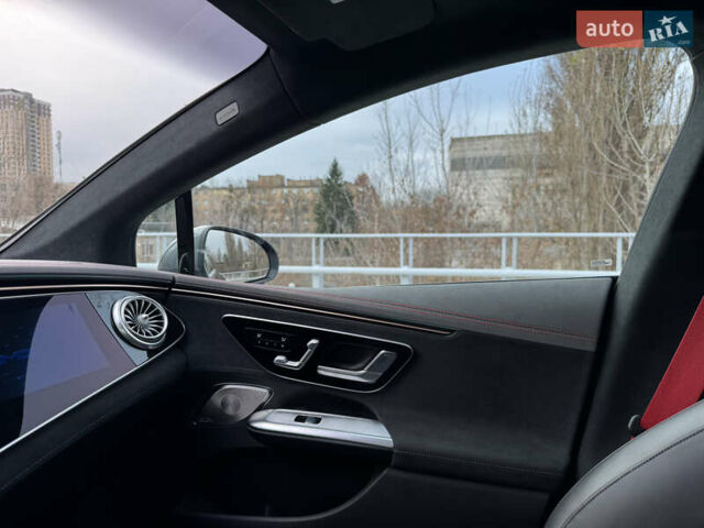 Серый Мерседес EQE, объемом двигателя 0 л и пробегом 9 тыс. км за 69900 $, фото 46 на Automoto.ua
