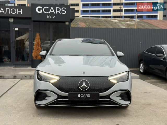 Серый Мерседес EQE, объемом двигателя 0 л и пробегом 18 тыс. км за 50000 $, фото 1 на Automoto.ua