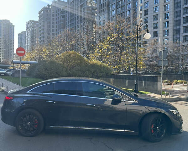 Серый Мерседес EQE, объемом двигателя 0 л и пробегом 38 тыс. км за 42500 $, фото 5 на Automoto.ua