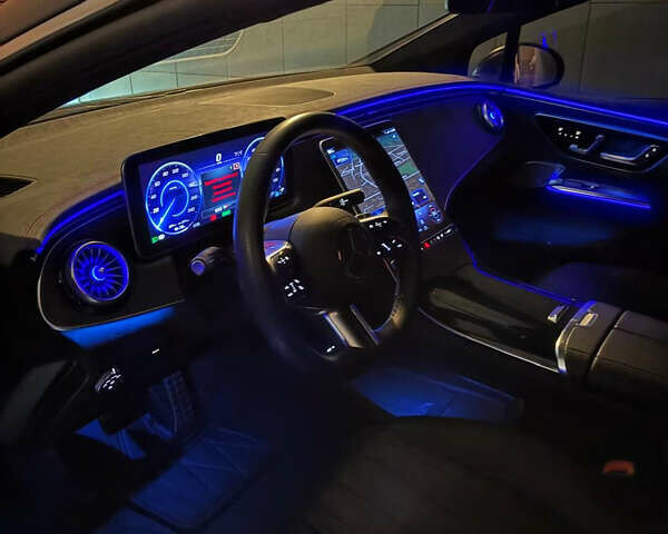 Серый Мерседес EQE, объемом двигателя 0 л и пробегом 28 тыс. км за 70000 $, фото 40 на Automoto.ua