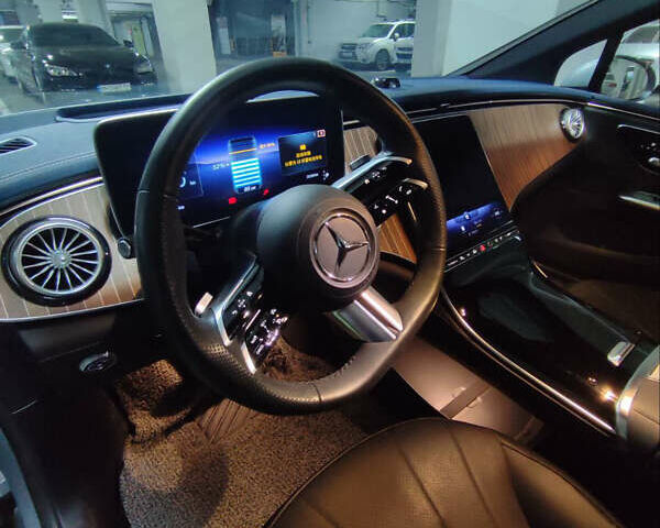 Серый Мерседес EQE, объемом двигателя 0 л и пробегом 20 тыс. км за 39999 $, фото 12 на Automoto.ua