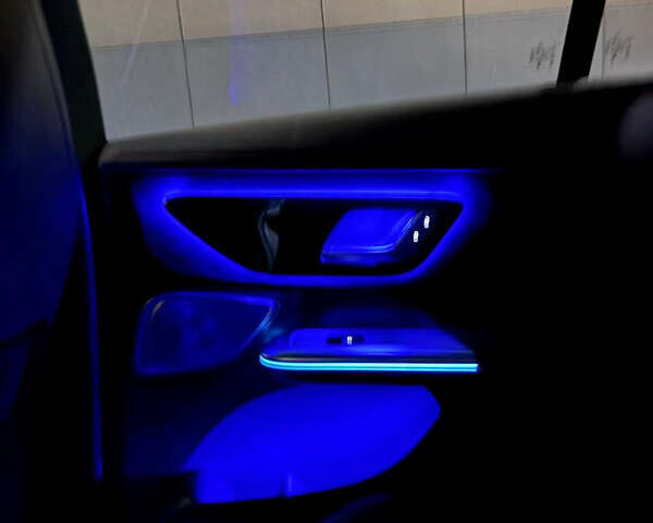 Серый Мерседес EQE, объемом двигателя 0 л и пробегом 28 тыс. км за 70000 $, фото 42 на Automoto.ua