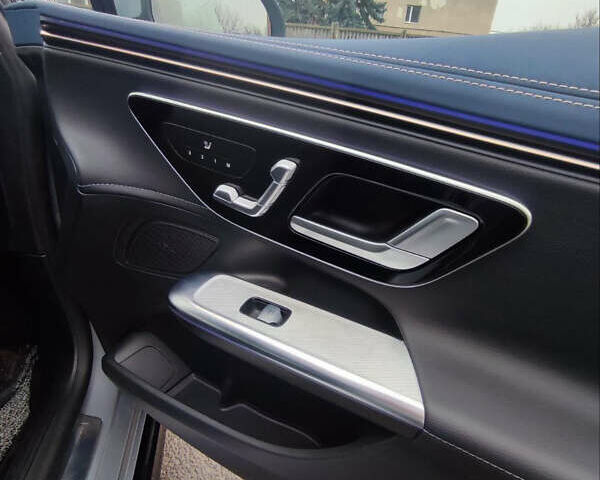 Серый Мерседес EQE, объемом двигателя 0 л и пробегом 20 тыс. км за 39999 $, фото 33 на Automoto.ua