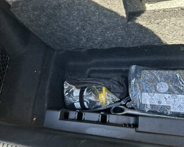 Серый Мерседес EQE, объемом двигателя 0 л и пробегом 38 тыс. км за 42500 $, фото 47 на Automoto.ua