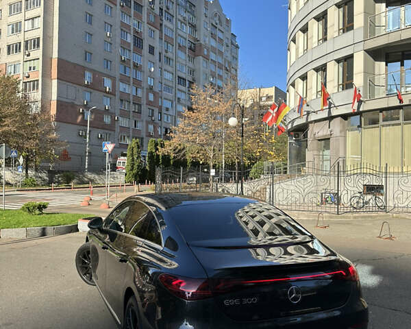 Серый Мерседес EQE, объемом двигателя 0 л и пробегом 38 тыс. км за 42500 $, фото 7 на Automoto.ua