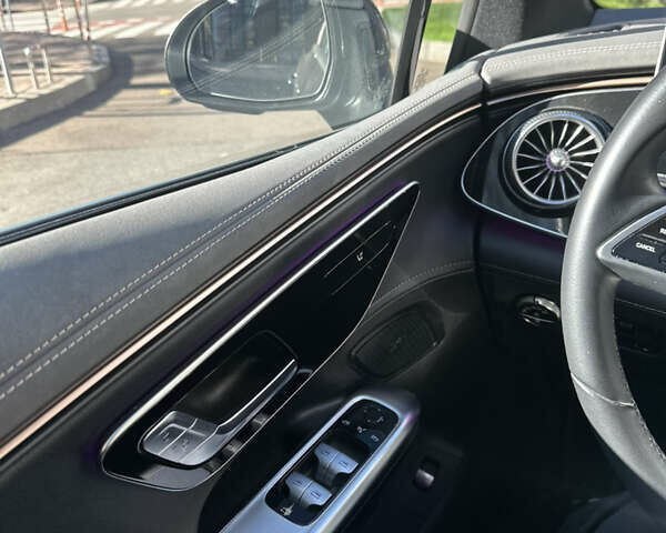 Серый Мерседес EQE, объемом двигателя 0 л и пробегом 38 тыс. км за 42500 $, фото 36 на Automoto.ua