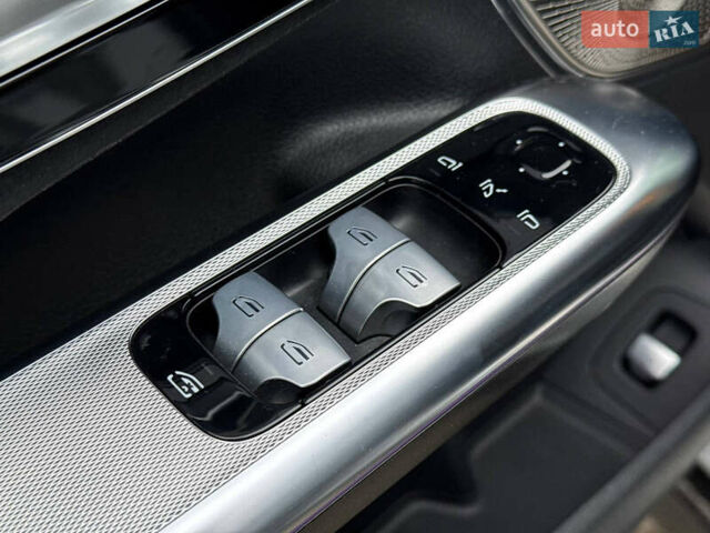 Серый Мерседес EQE, объемом двигателя 0 л и пробегом 18 тыс. км за 50000 $, фото 18 на Automoto.ua