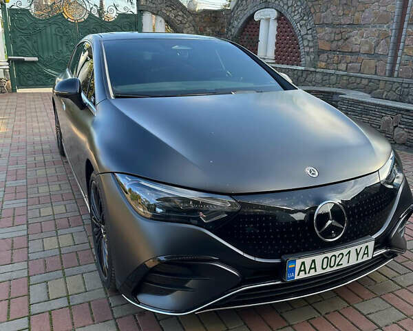 Серый Мерседес EQE, объемом двигателя 0 л и пробегом 28 тыс. км за 70000 $, фото 2 на Automoto.ua