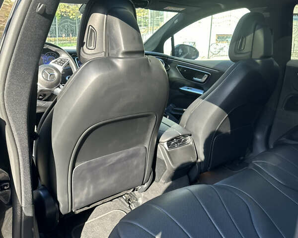 Серый Мерседес EQE, объемом двигателя 0 л и пробегом 38 тыс. км за 42500 $, фото 13 на Automoto.ua