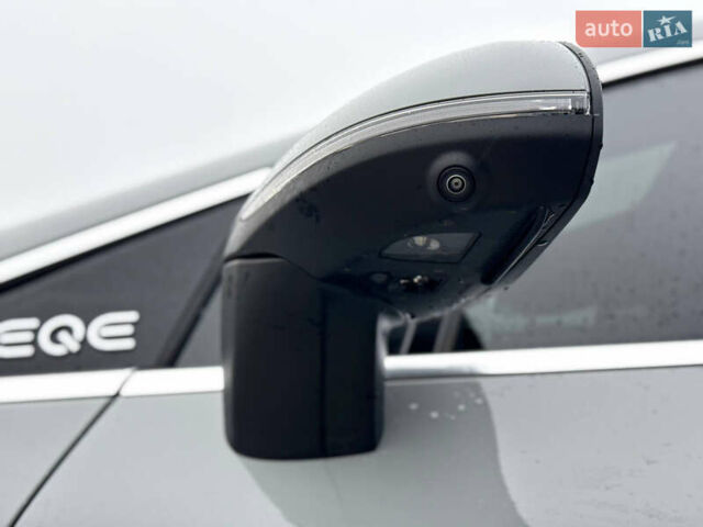 Серый Мерседес EQE, объемом двигателя 0 л и пробегом 18 тыс. км за 50000 $, фото 16 на Automoto.ua