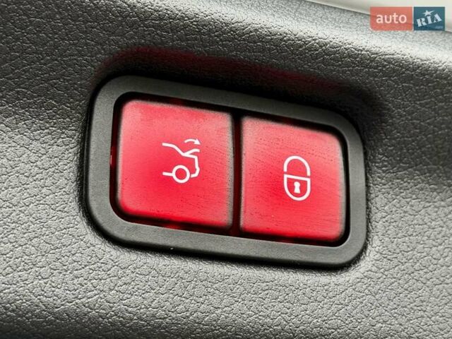 Серый Мерседес EQE, объемом двигателя 0 л и пробегом 46 тыс. км за 49999 $, фото 23 на Automoto.ua