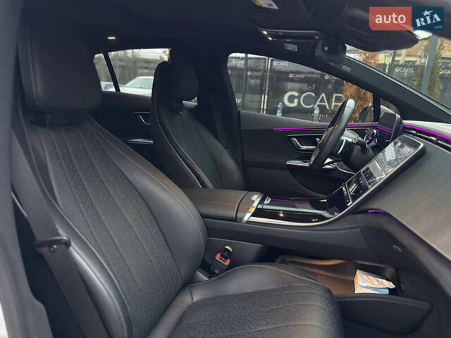 Серый Мерседес EQE, объемом двигателя 0 л и пробегом 18 тыс. км за 50000 $, фото 10 на Automoto.ua