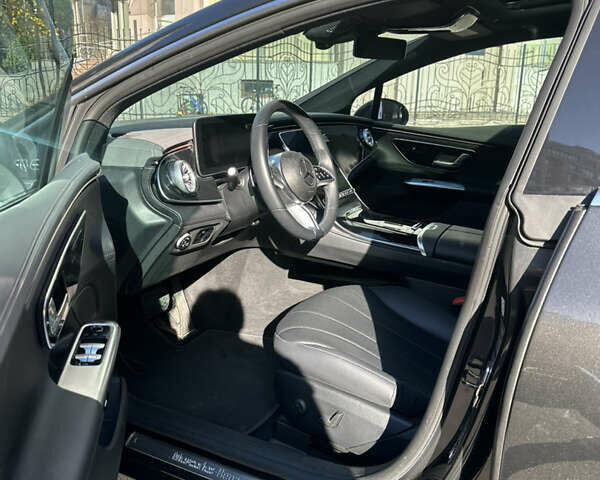 Серый Мерседес EQE, объемом двигателя 0 л и пробегом 38 тыс. км за 42500 $, фото 34 на Automoto.ua