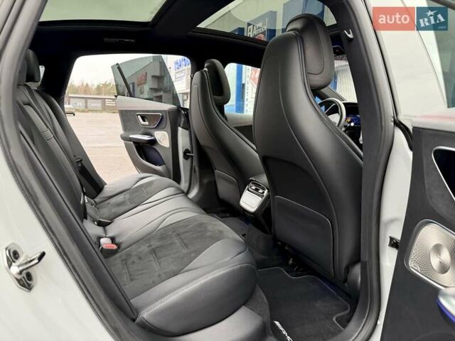 Серый Мерседес EQE, объемом двигателя 0 л и пробегом 46 тыс. км за 49999 $, фото 47 на Automoto.ua