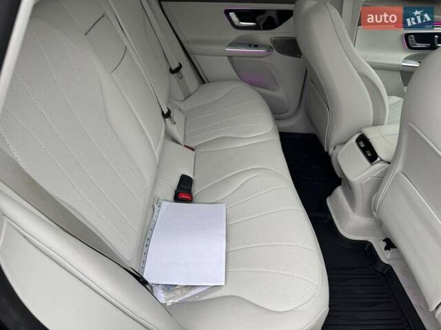 Зеленый Мерседес EQE, объемом двигателя 0 л и пробегом 28 тыс. км за 48900 $, фото 53 на Automoto.ua