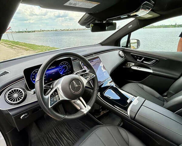 Белый Мерседес EQE SUV, объемом двигателя 0 л и пробегом 17 тыс. км за 52500 $, фото 40 на Automoto.ua
