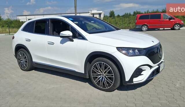 Белый Мерседес EQE SUV, объемом двигателя 0 л и пробегом 23 тыс. км за 52000 $, фото 1 на Automoto.ua