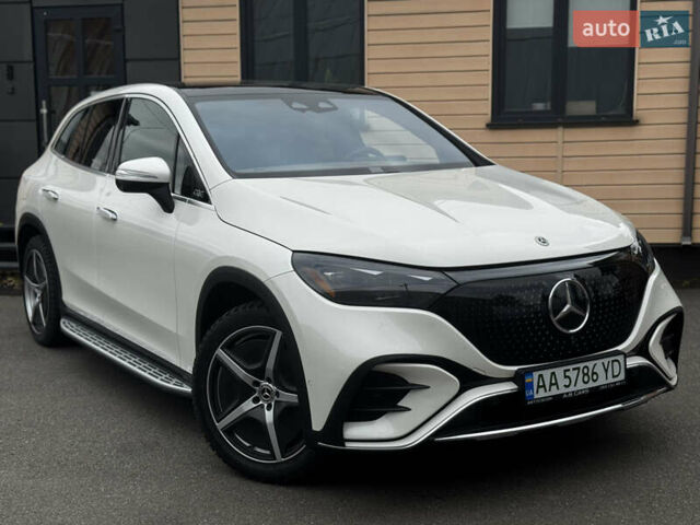 Белый Мерседес EQE SUV, объемом двигателя 0 л и пробегом 18 тыс. км за 49900 $, фото 8 на Automoto.ua