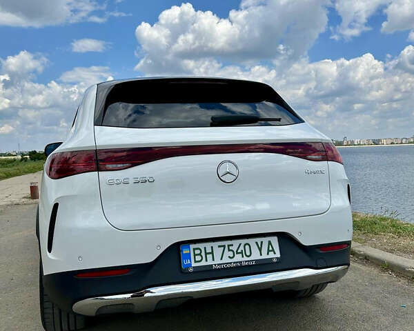Белый Мерседес EQE SUV, объемом двигателя 0 л и пробегом 17 тыс. км за 52500 $, фото 2 на Automoto.ua