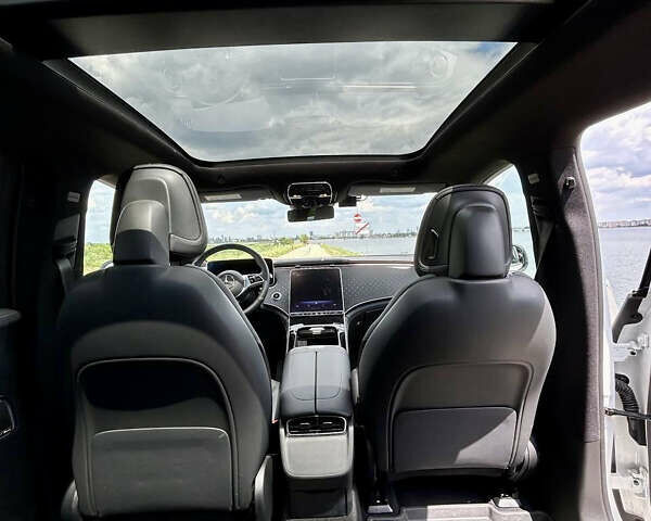 Белый Мерседес EQE SUV, объемом двигателя 0 л и пробегом 17 тыс. км за 52500 $, фото 30 на Automoto.ua