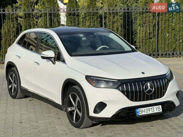 Белый Мерседес EQE SUV, объемом двигателя 0 л и пробегом 34 тыс. км за 47500 $, фото 1 на Automoto.ua