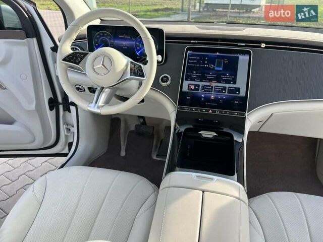 Белый Мерседес EQE SUV, объемом двигателя 0 л и пробегом 34 тыс. км за 47500 $, фото 17 на Automoto.ua