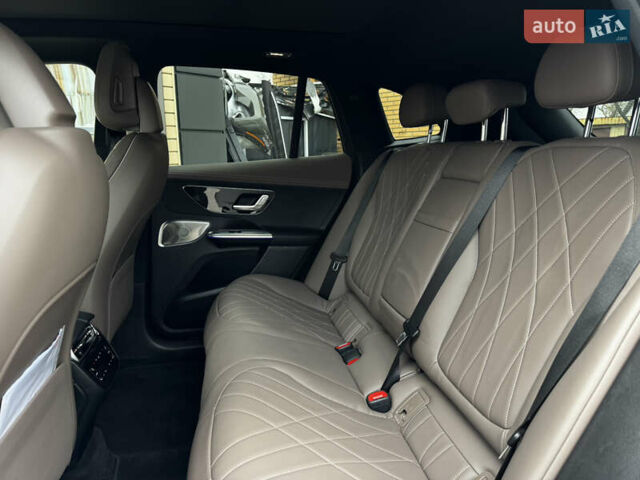 Белый Мерседес EQE SUV, объемом двигателя 0 л и пробегом 18 тыс. км за 49900 $, фото 19 на Automoto.ua
