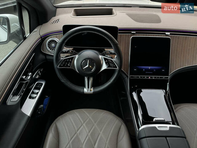 Белый Мерседес EQE SUV, объемом двигателя 0 л и пробегом 18 тыс. км за 49900 $, фото 23 на Automoto.ua