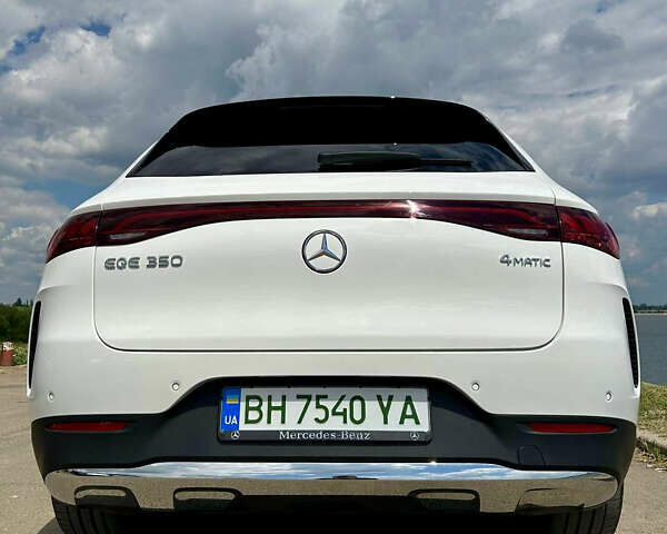Белый Мерседес EQE SUV, объемом двигателя 0 л и пробегом 17 тыс. км за 52500 $, фото 9 на Automoto.ua