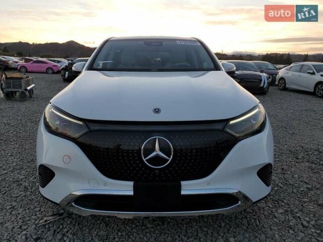 Белый Мерседес EQE SUV, объемом двигателя 0 л и пробегом 40 тыс. км за 26960 $, фото 1 на Automoto.ua