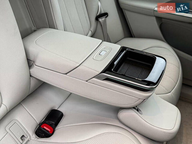 Белый Мерседес EQE SUV, объемом двигателя 0 л и пробегом 4 тыс. км за 76850 $, фото 27 на Automoto.ua