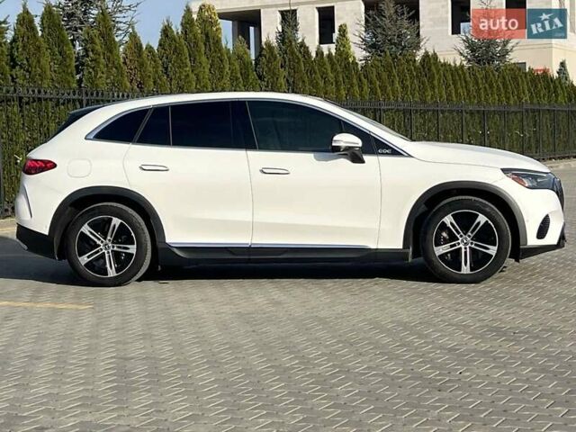 Белый Мерседес EQE SUV, объемом двигателя 0 л и пробегом 34 тыс. км за 47500 $, фото 4 на Automoto.ua