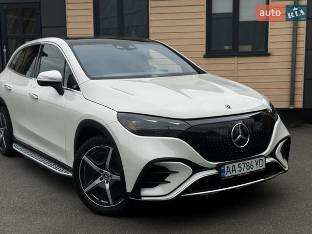 Белый Мерседес EQE SUV, объемом двигателя 0 л и пробегом 18 тыс. км за 49900 $, фото 9 на Automoto.ua