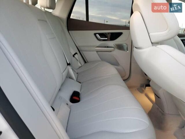 Белый Мерседес EQE SUV, объемом двигателя 0 л и пробегом 40 тыс. км за 26960 $, фото 8 на Automoto.ua